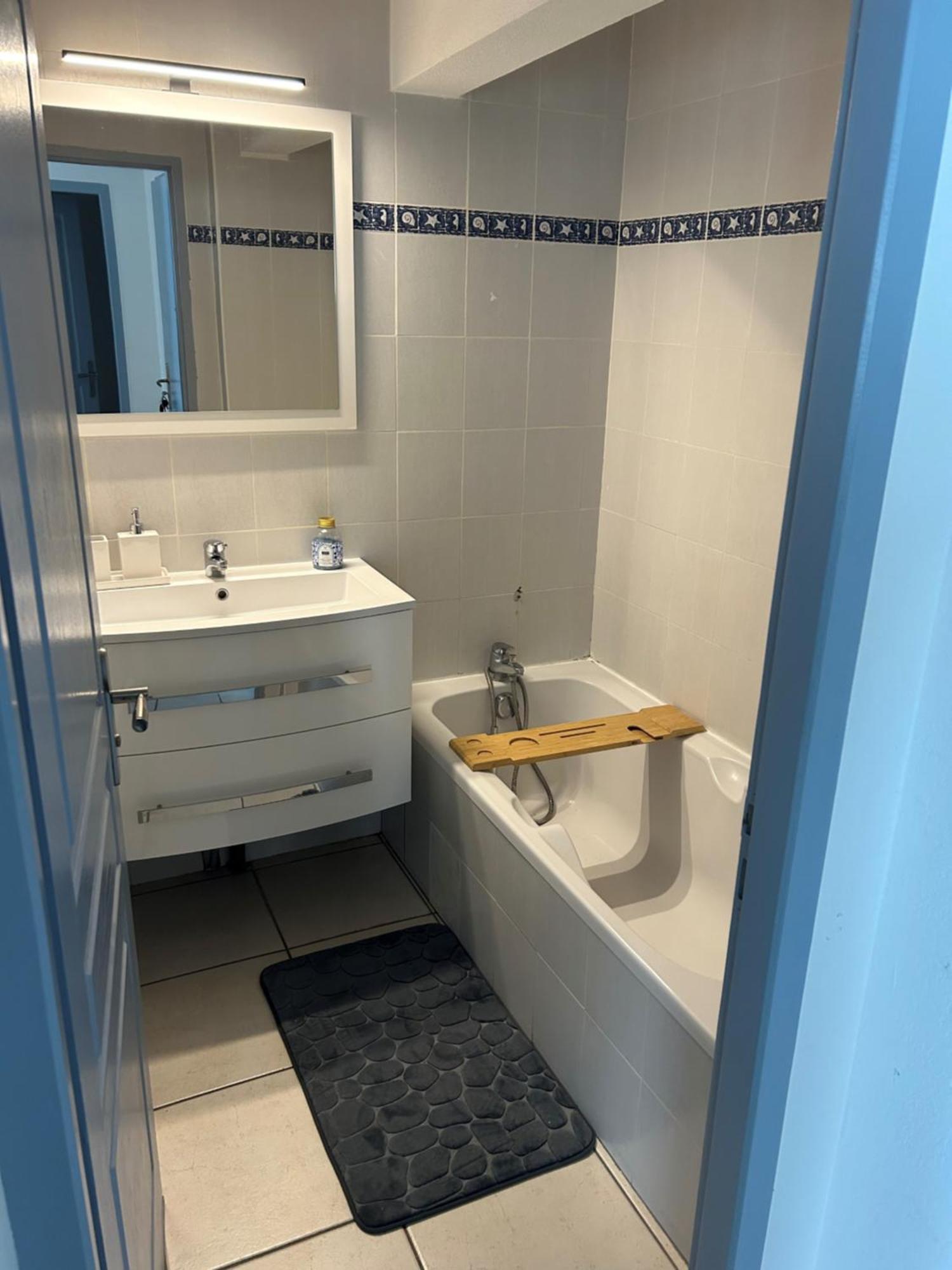 4 Pers Avec Parking Clim Dans Res Securise Apartment *